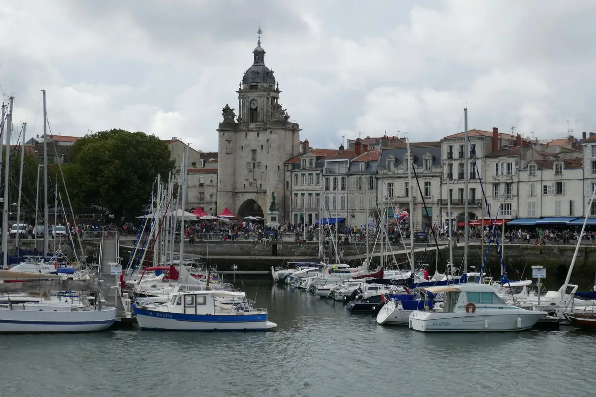 La Grosse Horloge, au fond du Vieux-Port
