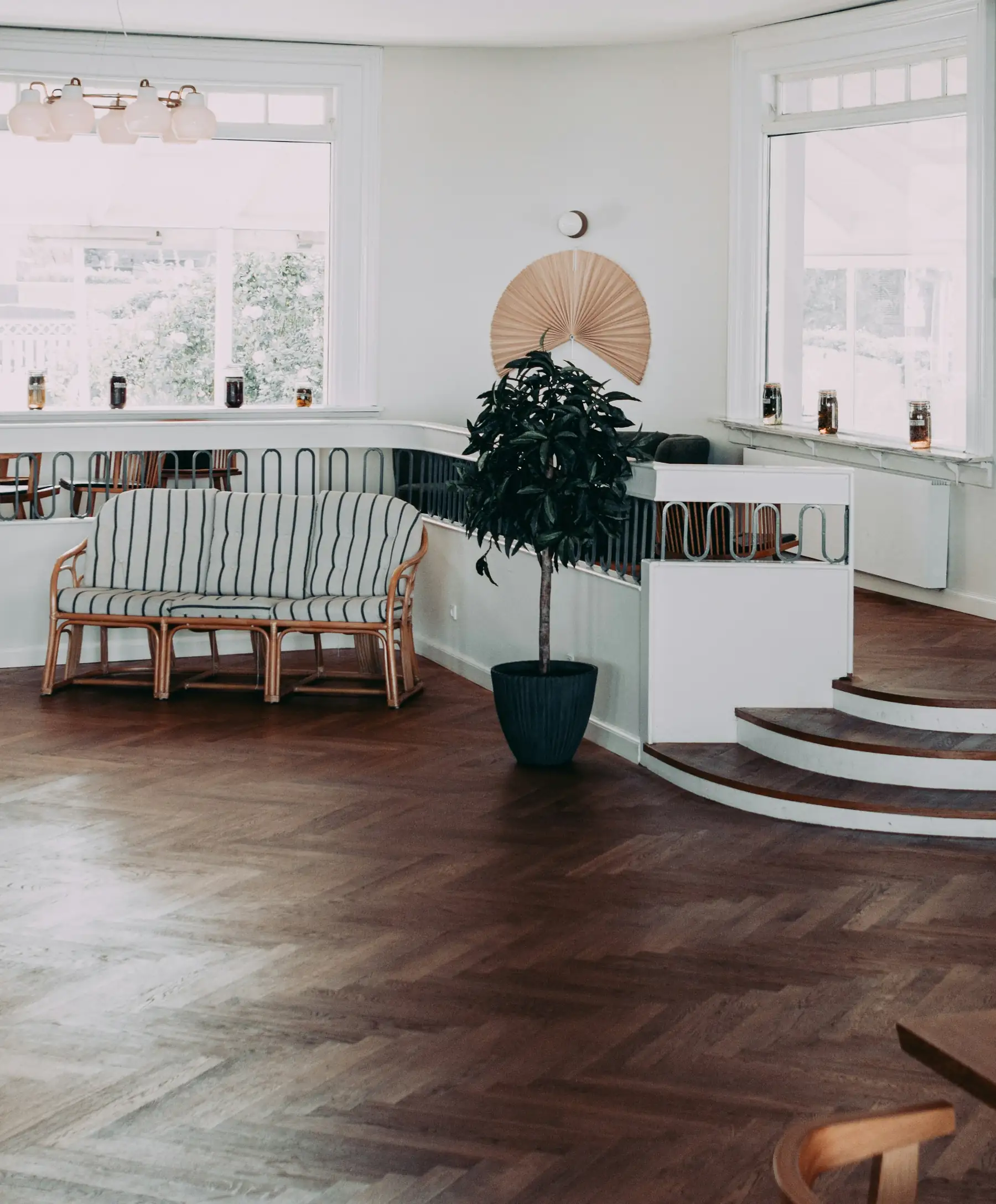 Séjour au parquet en bâton rompu, illustration