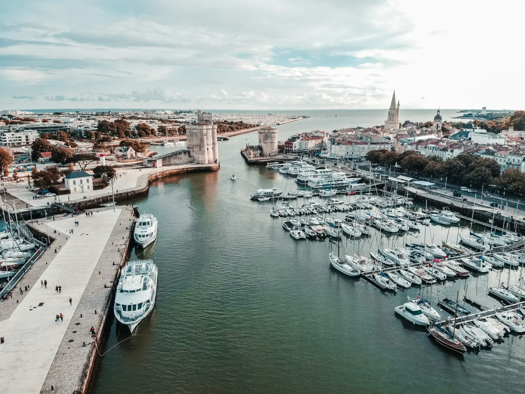 Le Vieux-Port et le centre vus du ciel